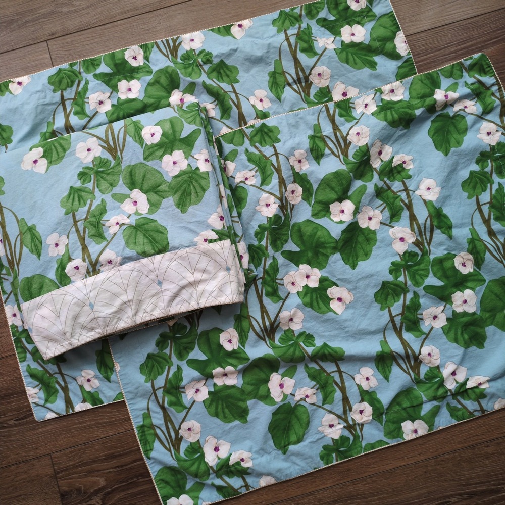 Yves Delorme Paris Hanae Pillow Cases & Queen Flat Sheet Morning Glory Floral